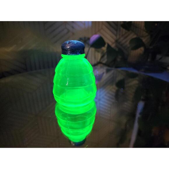 Vintage Uranium Glass Anchor Hocking Block Optic Deco Single Replacement Shaker - Picture 2 of 10